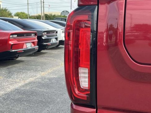 Used 2019 GMC Sierra 1500 AT4 w/ AT4 Premium Package AWD/4WD image 10