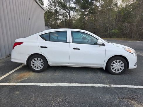 Used 2016 Nissan Versa S image 10