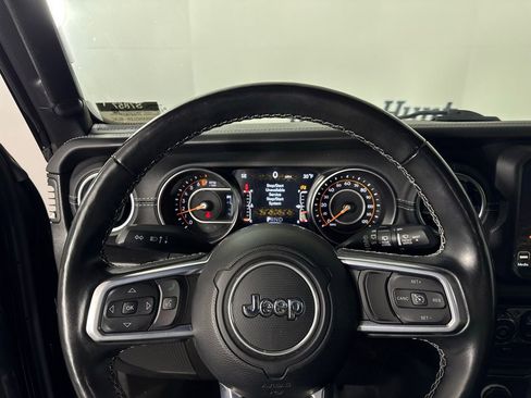 Used 2022 Jeep Wrangler Unlimited Sahara w/ Dual Top Group image 23