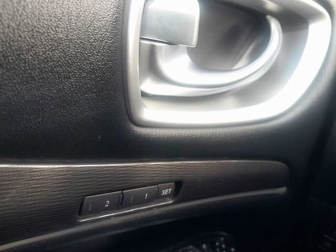 Used 2019 INFINITI QX60 Luxe w/ Essential Package image 6