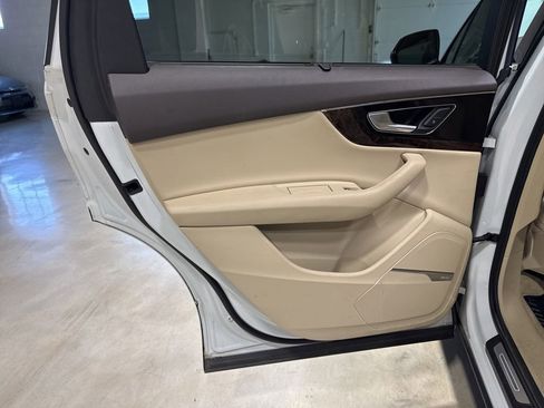 Used 2019 Audi Q7 3.0T Prestige w/ Prestige Package AWD/4WD image 36