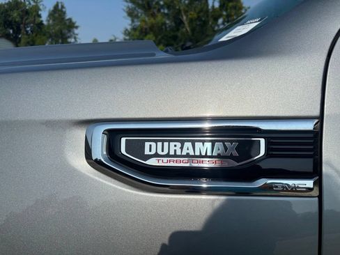 Used 2024 GMC Sierra 1500 SLT AWD/4WD image 9
