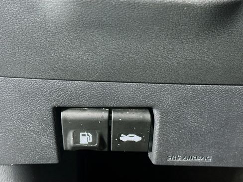 Used 2024 Nissan Kicks SV image 16