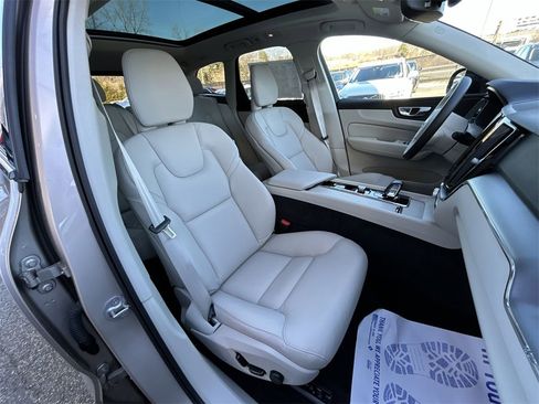 Certified 2025 Volvo XC60 T8 Core w/ Climate Package image 15