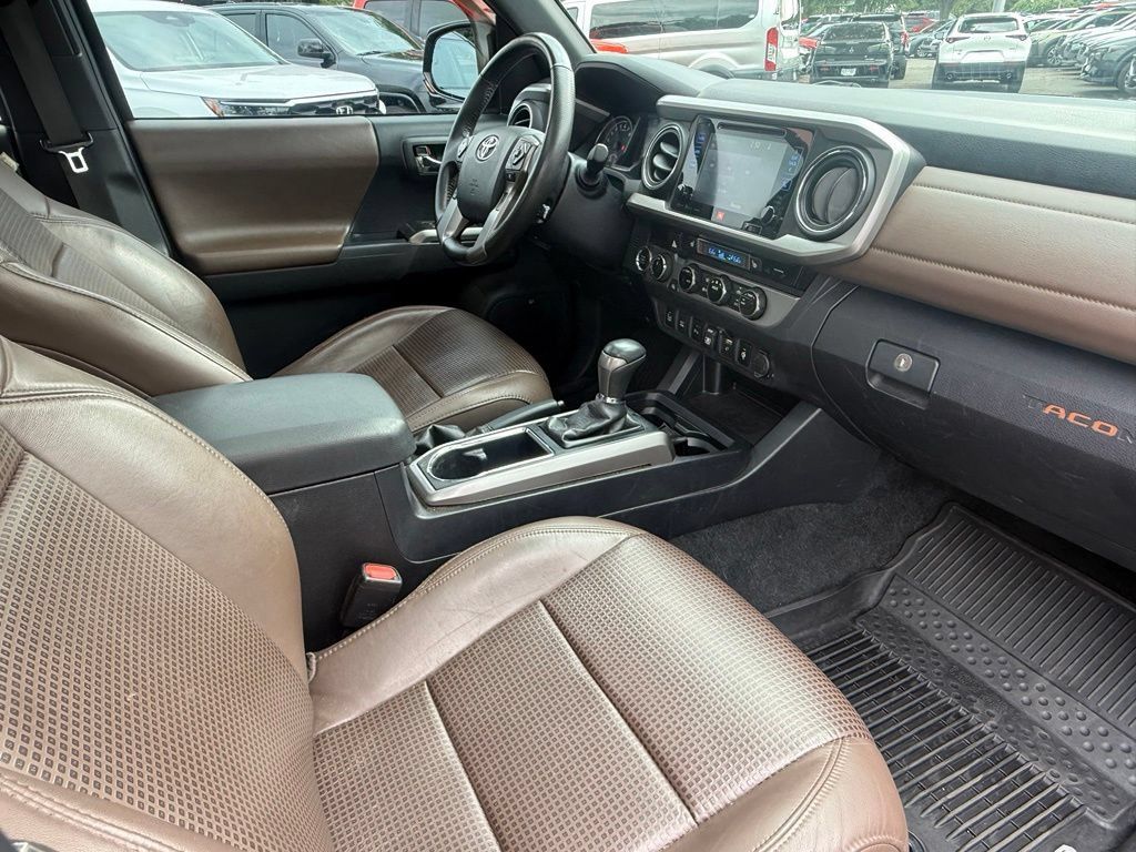 Used 2018 Toyota Tacoma Limited AWD/4WD image 27