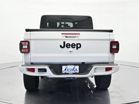 Used 2021 Jeep Gladiator Overland AWD/4WD image 6