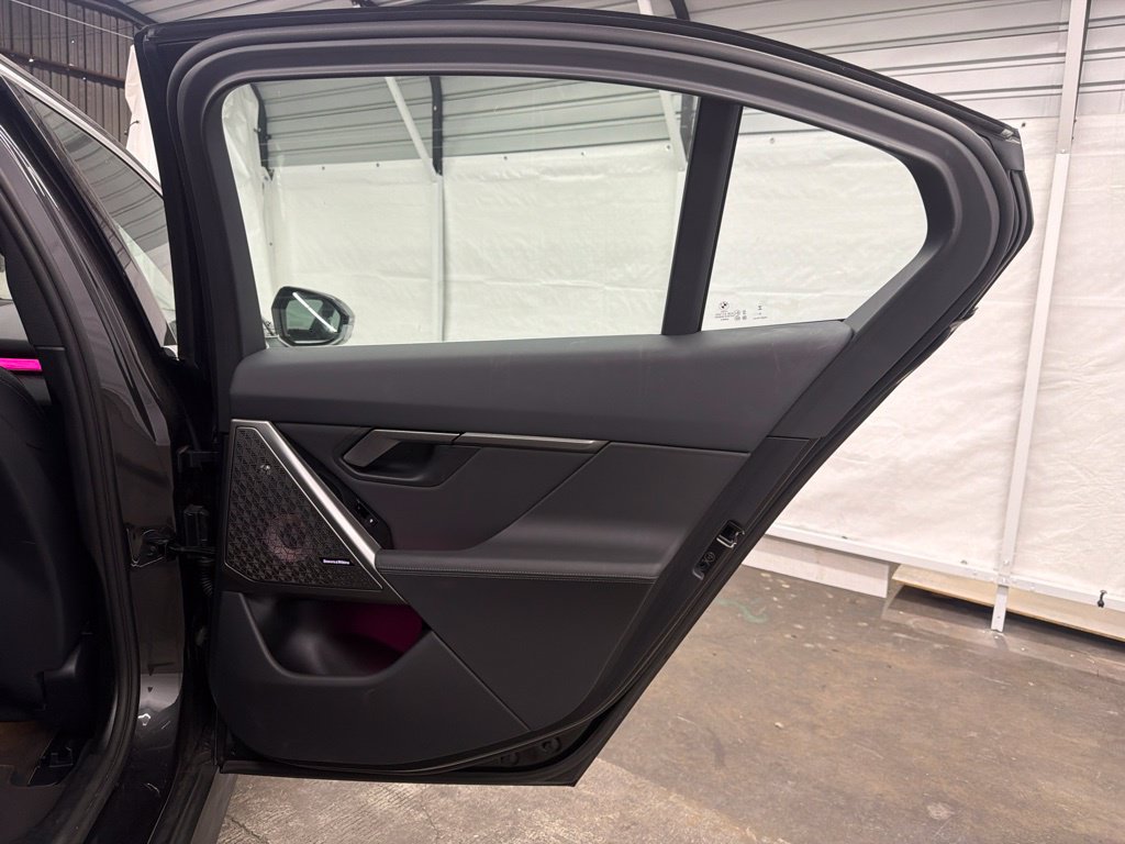 Used 2026 BMW i5 eDrive40 w/ Convenience Package RWD image 10