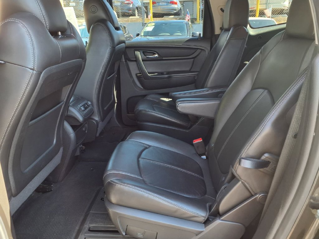 Used 2016 Chevrolet Traverse LT FWD image 21