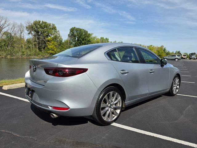 Used 2019 MAZDA MAZDA3 Sedan FWD image 9