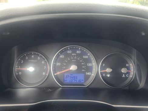 Used 2010 Hyundai Santa Fe GLS FWD image 18