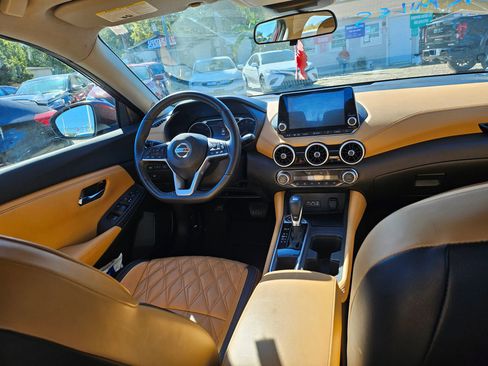 Used 2021 Nissan Sentra SV w/ SV Premium Package image 4