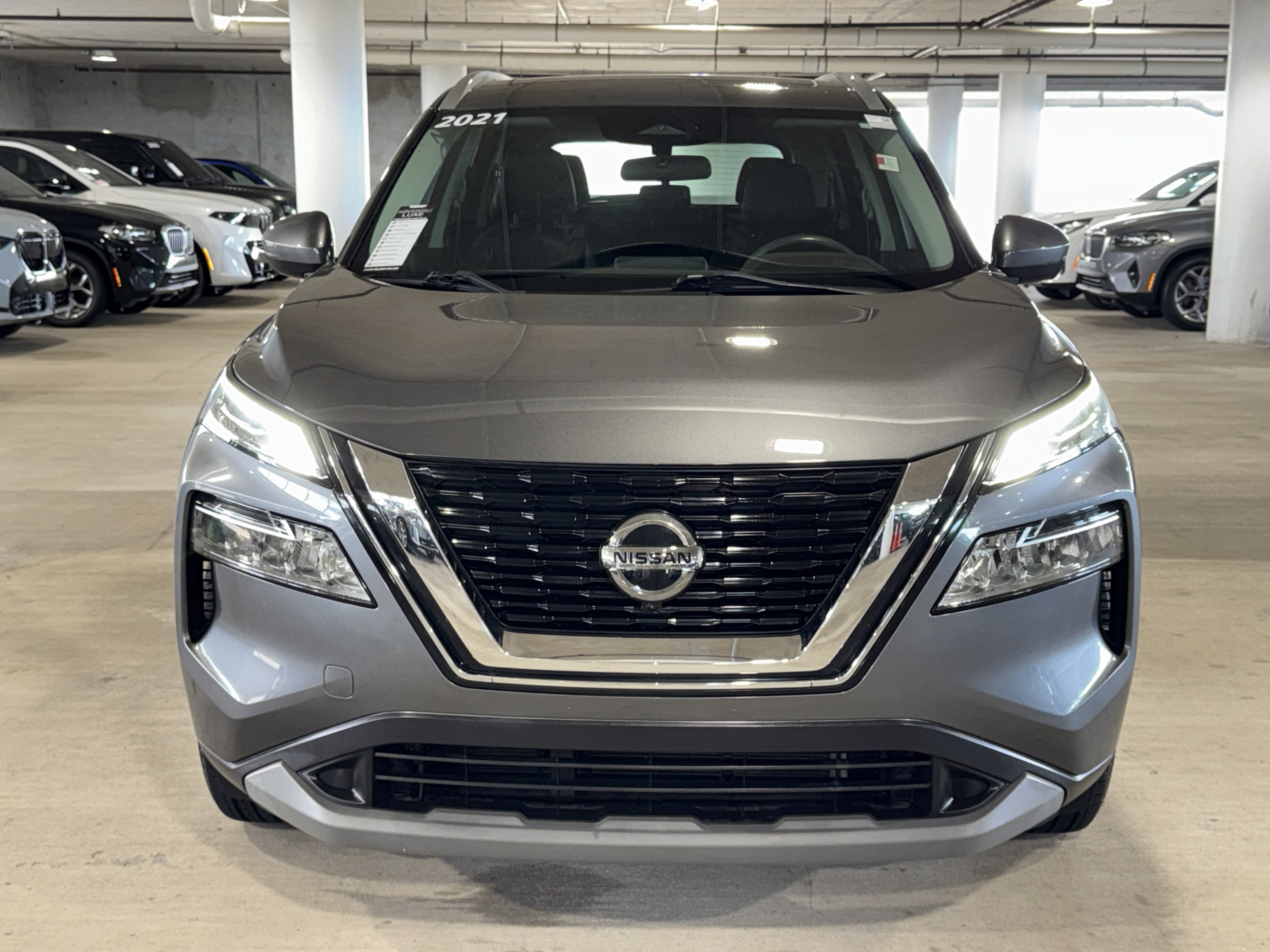 Used 2021 Nissan Rogue SV w/ Premium Package FWD image 3