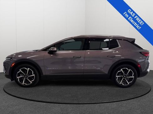 New 2026 Chevrolet Equinox EV LT FWD image 2