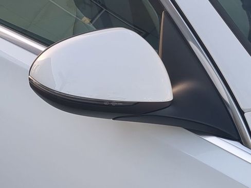 Used 2025 Mercedes-Benz C 300 Sedan image 12