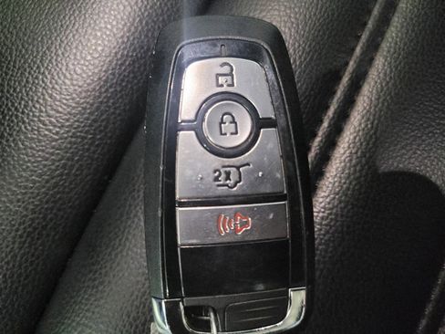 Used 2024 Ford Edge SEL image 32