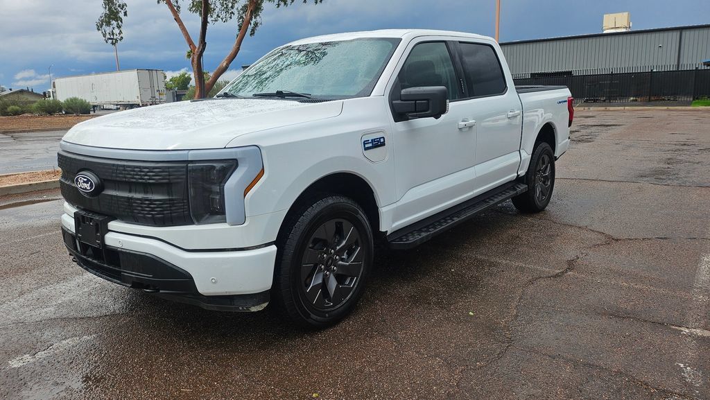 Used 2024 Ford F150 Lightning Flash AWD/4WD image 4