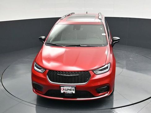 New 2026 Chrysler Pacifica Limited FWD image 51