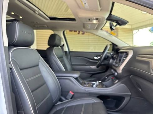 Used 2023 GMC Acadia Denali w/ Denali Technology Package AWD/4WD image 27