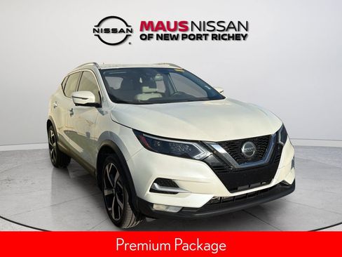 Used 2020 Nissan Rogue Sport SL w/ Premium Package FWD image 3