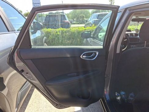 Used 2019 Nissan Sentra SV w/ Special Edition Package FWD image 13