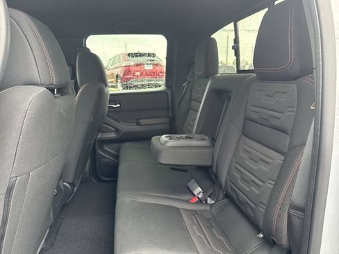 Used 2025 Nissan Frontier PRO-4X AWD/4WD image 13