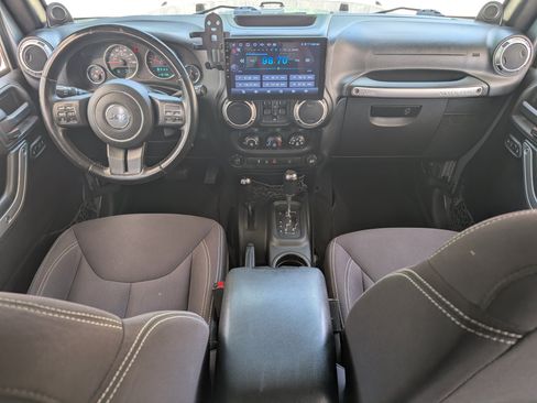 Used 2013 Jeep Wrangler Unlimited Sahara w/ Connectivity Group AWD/4WD image 22