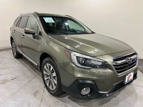 Used 2018 Subaru Outback 3.6R Touring AWD/4WD image 2