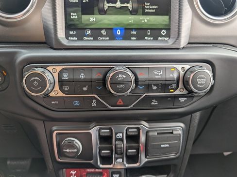 Used 2022 Jeep Wrangler Unlimited Rubicon 4xe w/ Cold Weather Group image 27