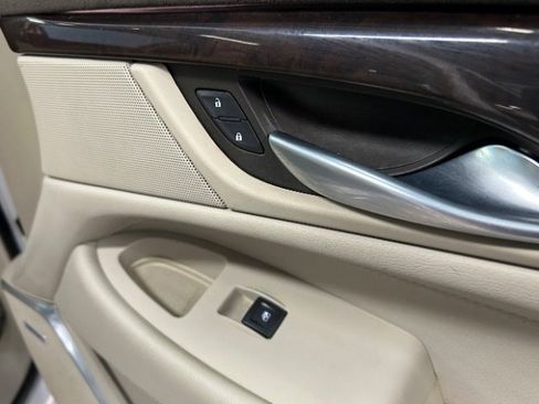 Used 2016 Cadillac Escalade ESV Premium image 15