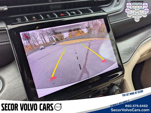 Used 2024 Jeep Grand Cherokee Limited image 17