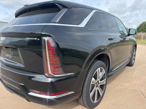 Used 2025 Cadillac Escalade IQ Luxury 2 w/ LPO, Premium Carpet Package AWD/4WD image 5