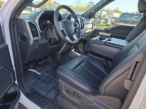 Used 2022 Ford F350 Lariat w/ Chrome Package image 11