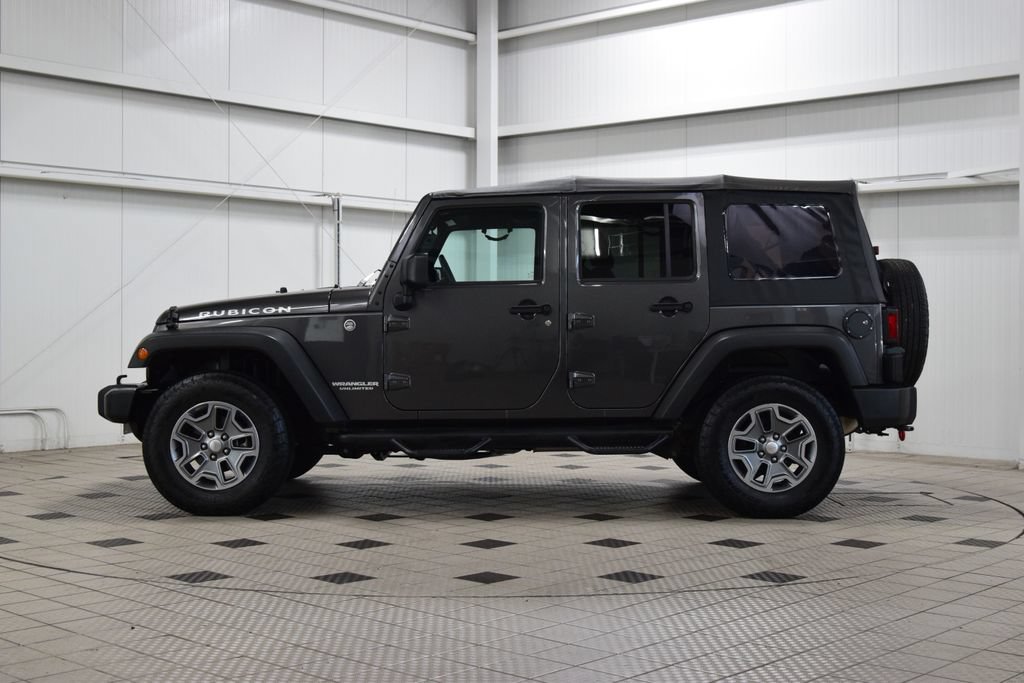 Used 2017 Jeep Wrangler Unlimited Rubicon w/ Connectivity Group AWD/4WD image 4