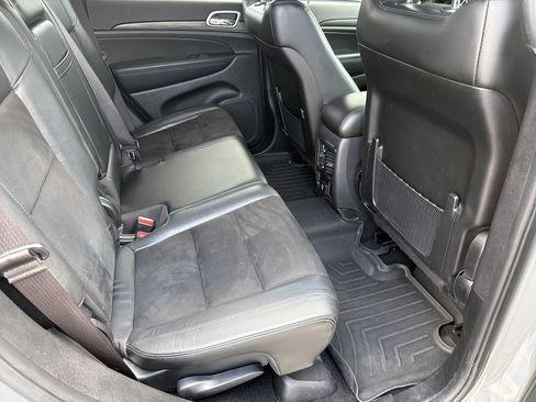 Used 2021 Jeep Grand Cherokee Laredo X RWD image 25