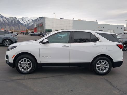 Used 2023 Chevrolet Equinox LT w/ Driver Convenience Package image 9