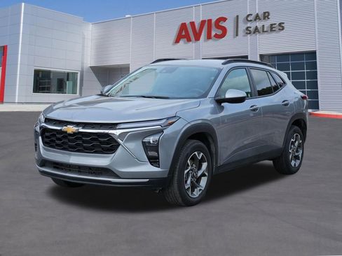 Used 2025 Chevrolet Trax LT w/ LT Convenience Package FWD image 1