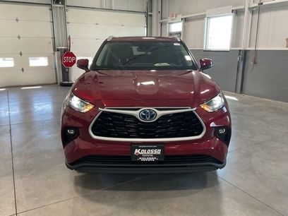 Used 2023 Toyota Highlander XLE