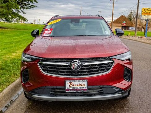 Used 2022 Buick Envision Essence w/ Technology Package II AWD/4WD image 2