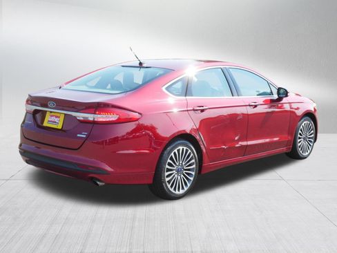 Used 2017 Ford Fusion SE w/ Fusion SE Technology Package FWD image 7