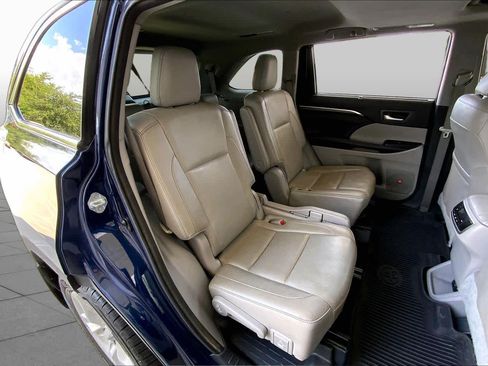 Used 2016 Toyota Highlander Limited w/ Driver Technology Package AWD/4WD image 20