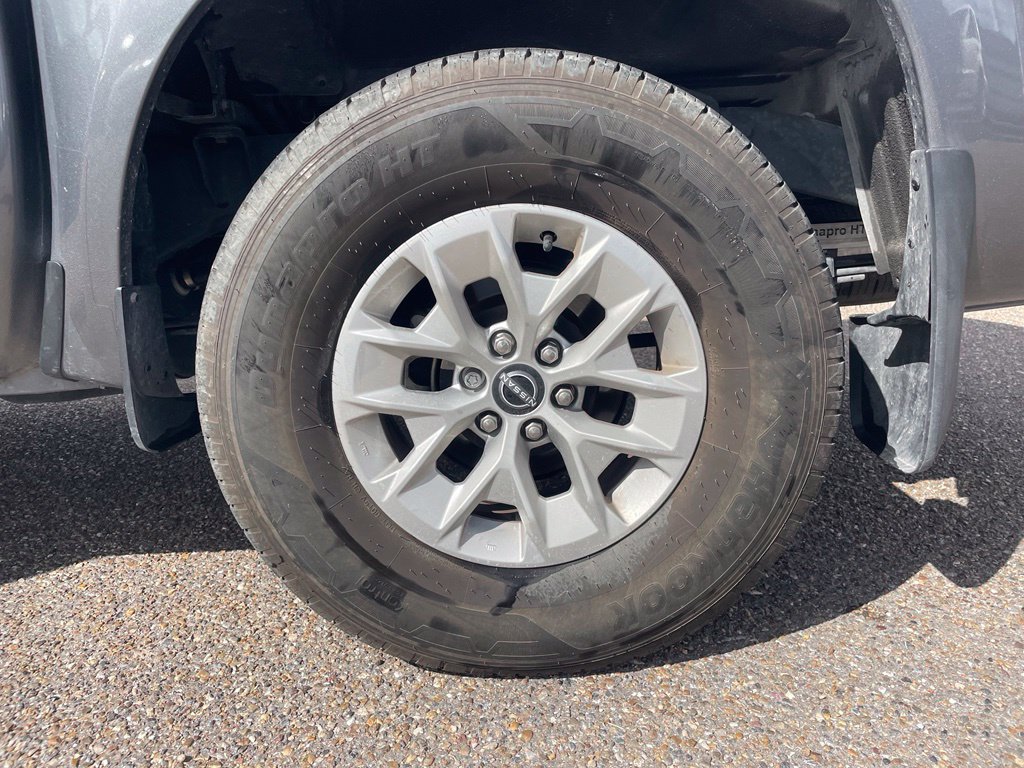 Used 2025 Nissan Frontier S RWD image 17