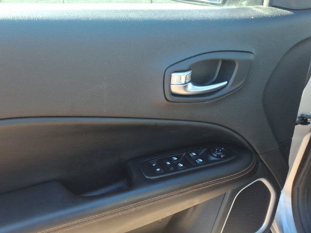 Certified 2019 Jeep Compass Limited w/ Safety & Security Group AWD/4WD image 9