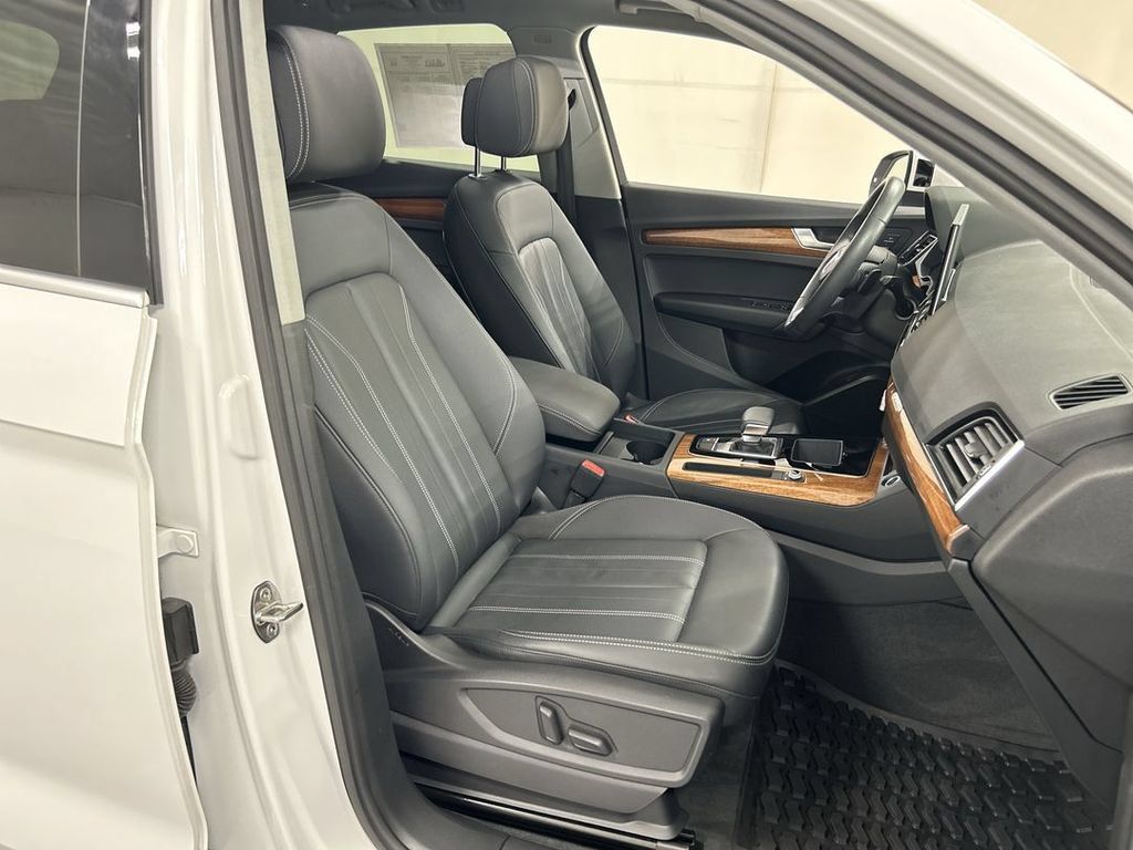Used 2023 Audi Q5 2.0T Premium w/ Convenience Package AWD/4WD image 23