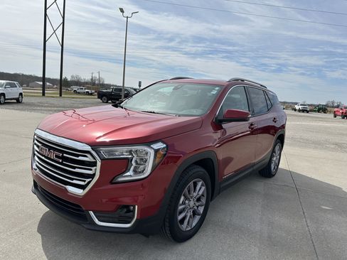 Used 2024 GMC Terrain SLT w/ Infotainment Package II AWD/4WD image 9