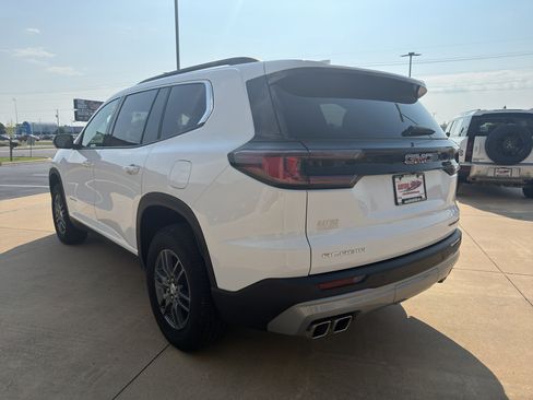 Used 2025 GMC Acadia Elevation FWD image 8