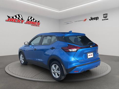 Used 2023 Nissan Kicks S FWD image 6