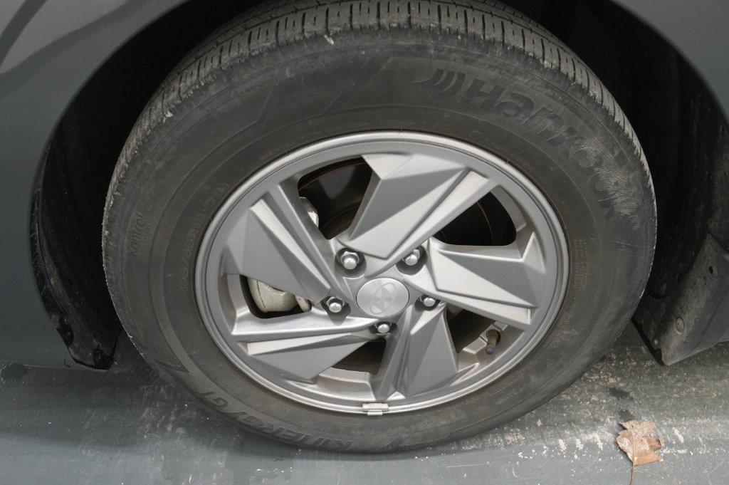 Used 2024 Hyundai Elantra SE FWD image 10