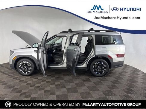 Used 2025 Hyundai Santa Fe SEL image 11