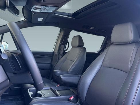 Certified 2025 Honda Odyssey Sport-L image 14