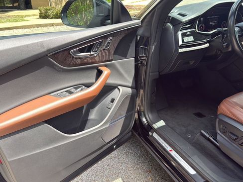 Used 2021 Audi Q8 Premium Plus w/ Premium Plus Package image 10